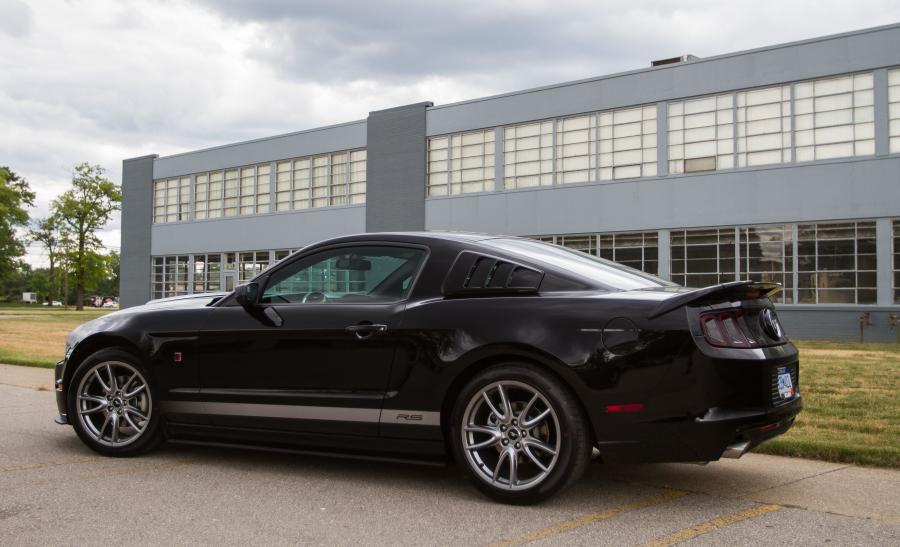  Ford Mustang RS by Roush 2012 года  (фото 10 из 32)